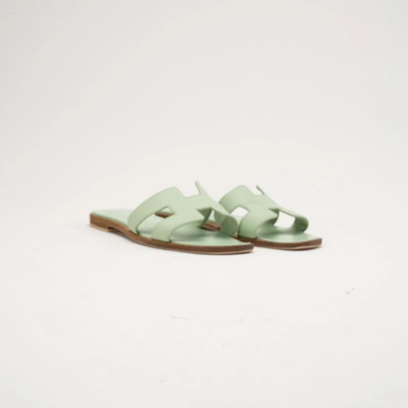 Hermès Oran Sandalen aus grünem Jade-Epsom-Leder, Größe 38