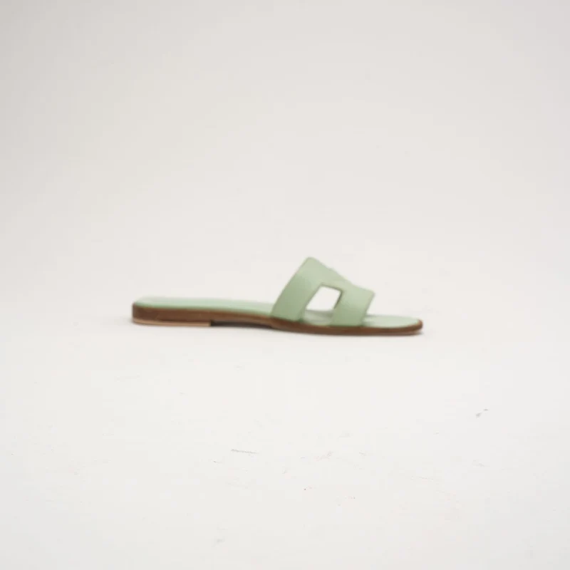 Hermès Oran Sandalen aus grünem Jade-Epsom-Leder, Größe 38