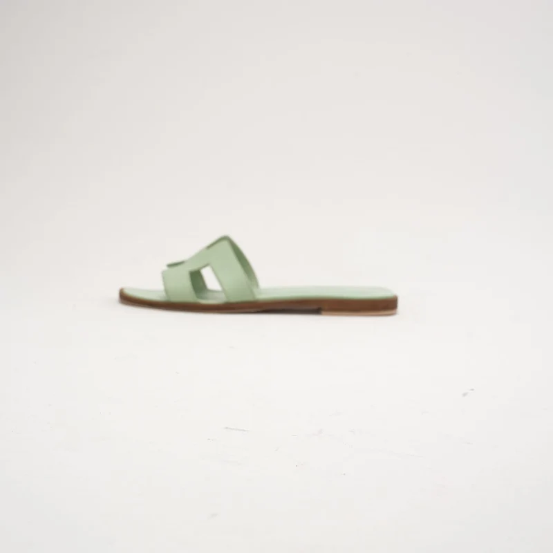 Hermès Oran Sandalen aus grünem Jade-Epsom-Leder, Größe 38