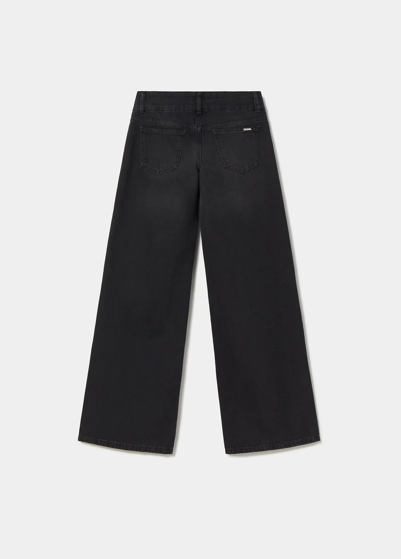 Wide-waist jeans