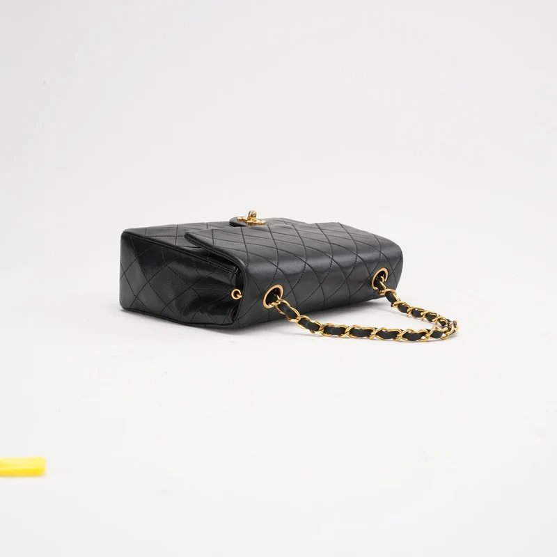 Chanel Vintage Schwarze Mini Square Classic Klapptasche 1991