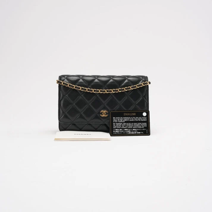 Chanel Schwarze Klassische Brieftasche mit Kette (WOC) 2019