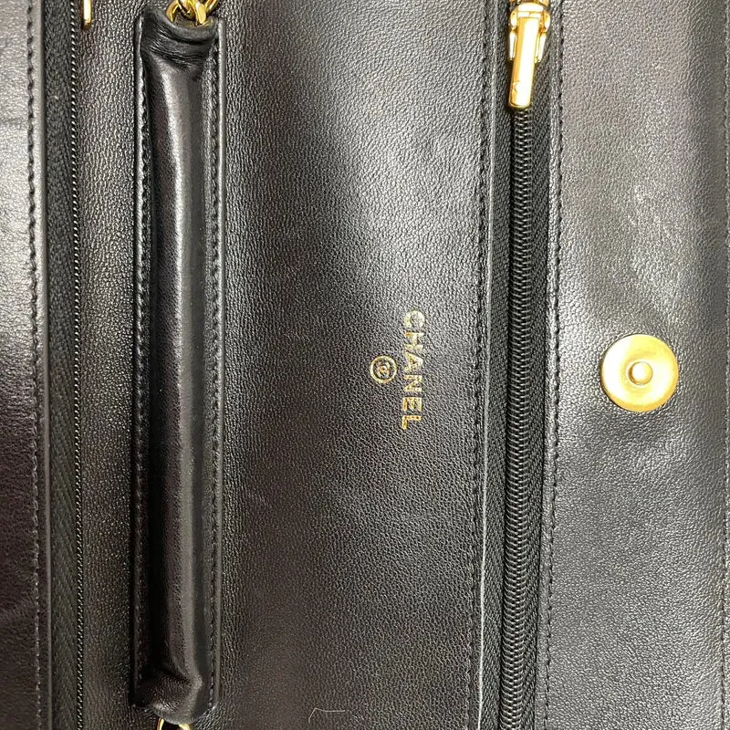 Chanel Schwarze Klassische Brieftasche mit Kette (WOC) 2019