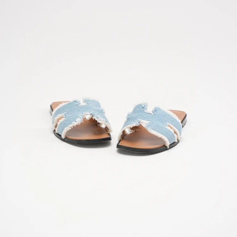 Hermes Clair Denim Oran Fransen-Sandalen in Blau, Größe 38.5
