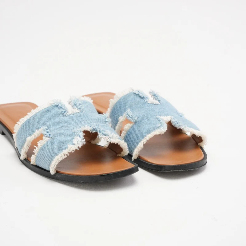 Hermes Clair Denim Oran Fransen-Sandalen in Blau, Größe 38.5