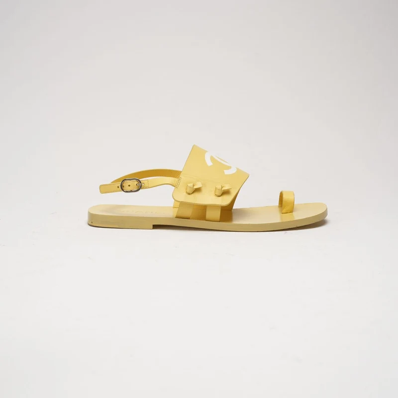 Chanel Riemchensandalen, flach, limettengelb, Größe 38.5