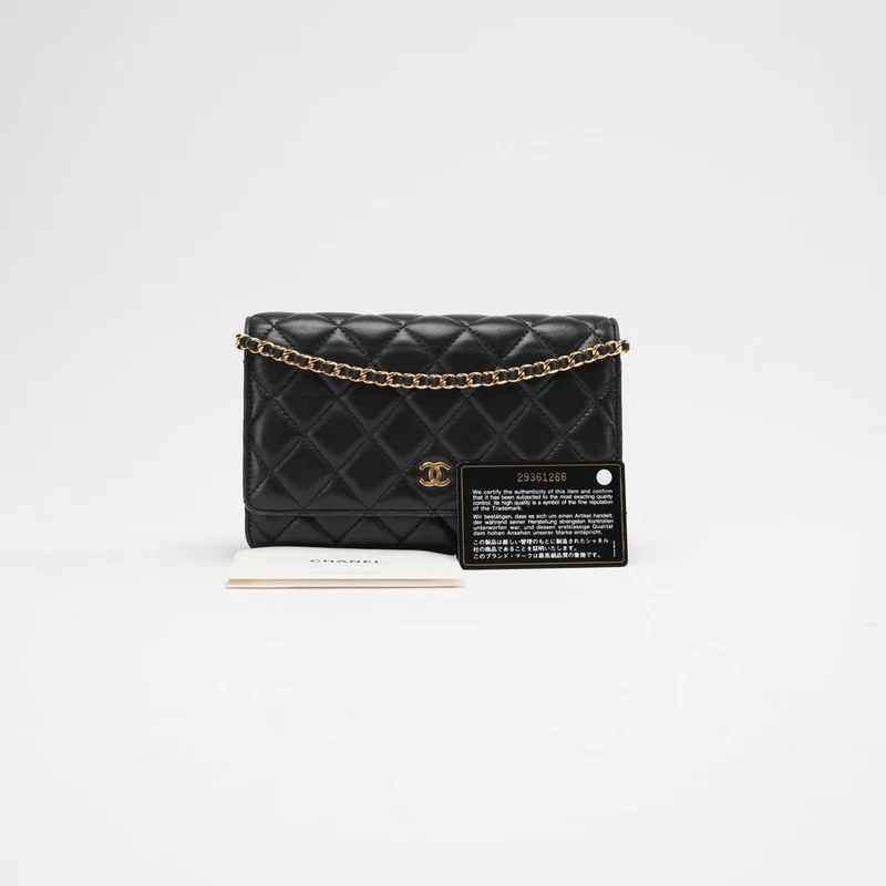 Chanel Schwarze Klassische Brieftasche mit Kette (WOC) 2019