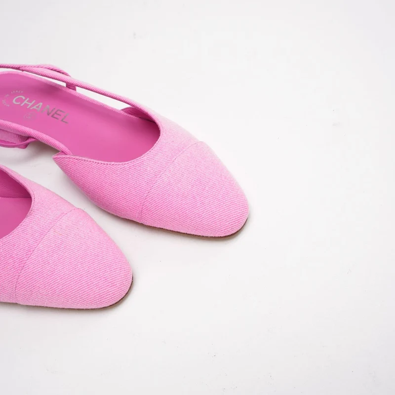 Chanel Neon Pink Denim Cap Toe CC Slingback Ballerina Größe 38