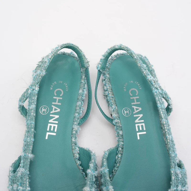 Chanel Slingback-Pumps mit Kappe, türkis/grün, aus Tweed, CC-Logo und Kappe, Größe 36.5C
