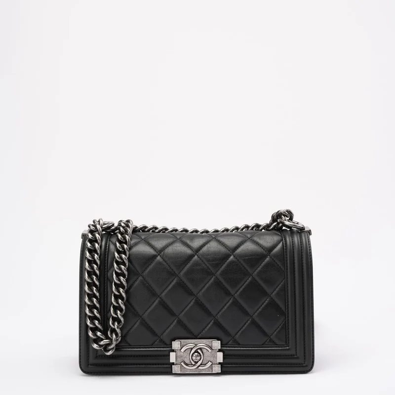 Chanel Boy Medium Schwarze Klappentasche aus gestepptem Lammleder 2014