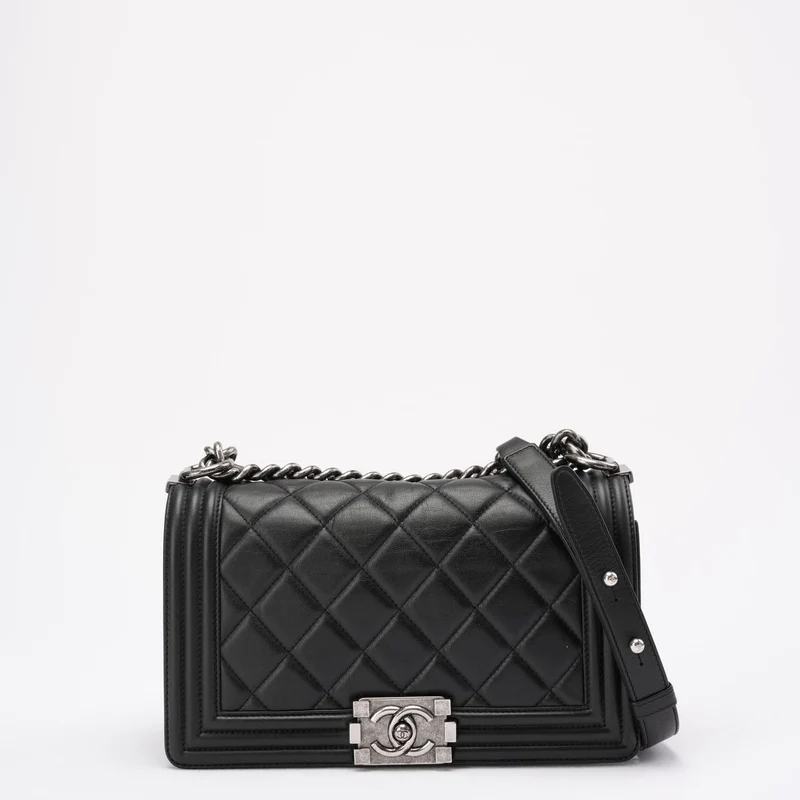 Chanel Boy Medium Schwarze Klappentasche aus gestepptem Lammleder 2014