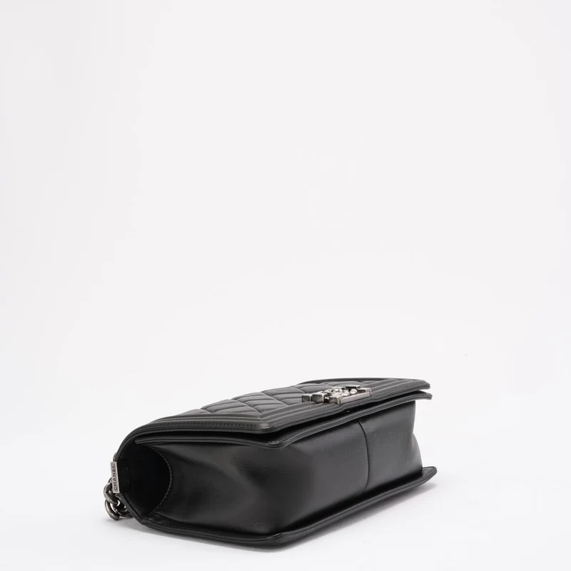 Chanel Boy Medium Schwarze Klappentasche aus gestepptem Lammleder 2014