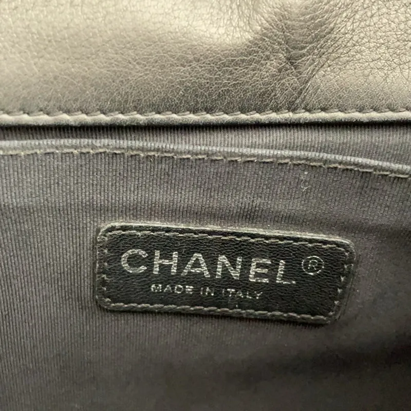 Chanel Boy Medium Schwarze Klappentasche aus gestepptem Lammleder 2014