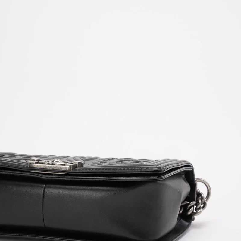 Chanel Schwarze Celtic Medium Boy Bag aus Lammleder 2014