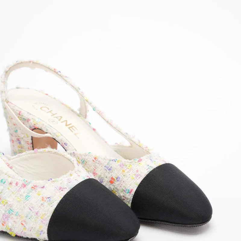 Chanel Slingback-Pumps aus mehrfarbigem Tweed mit CC-Logo, Größe 38 ½