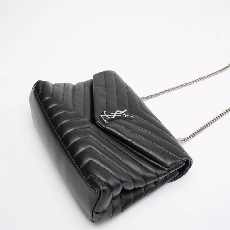 Saint Laurent Schwarze Loulou Medium Schultertasche 2021