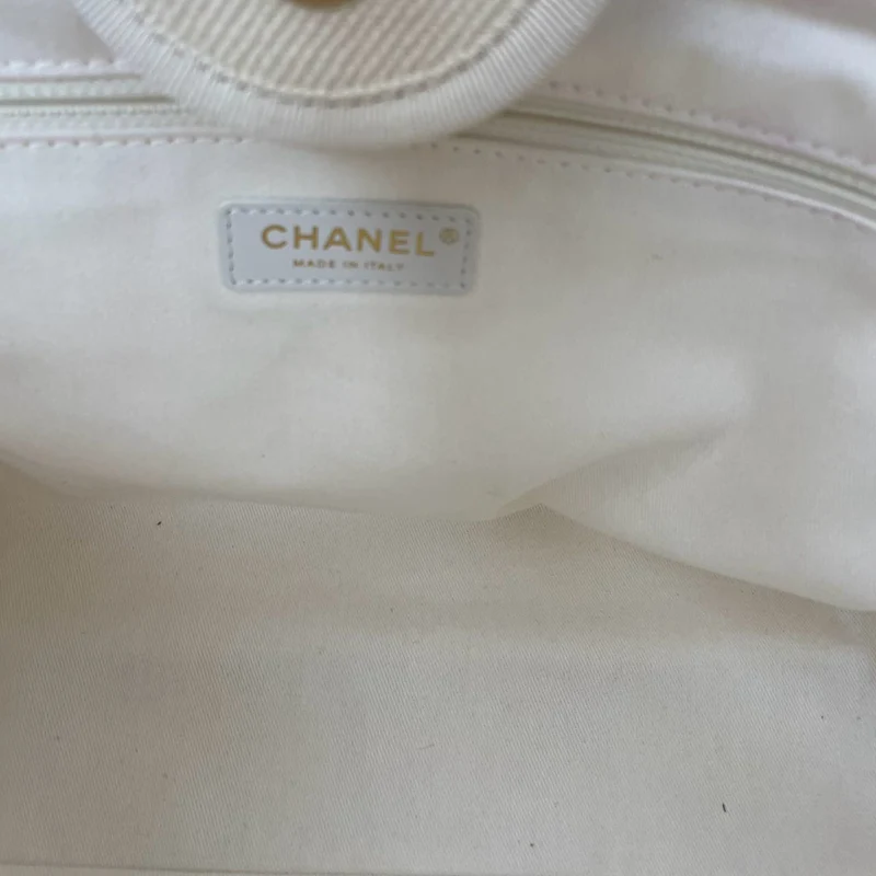 Chanel Deauville Shopping-Tasche mit großen weißen Perlen, Modell 2020