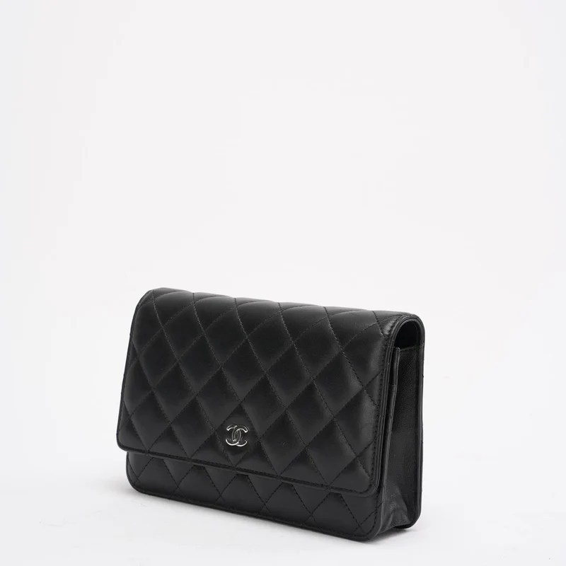 Chanel Schwarze Klassische Brieftasche mit Kette (WOC) 2018