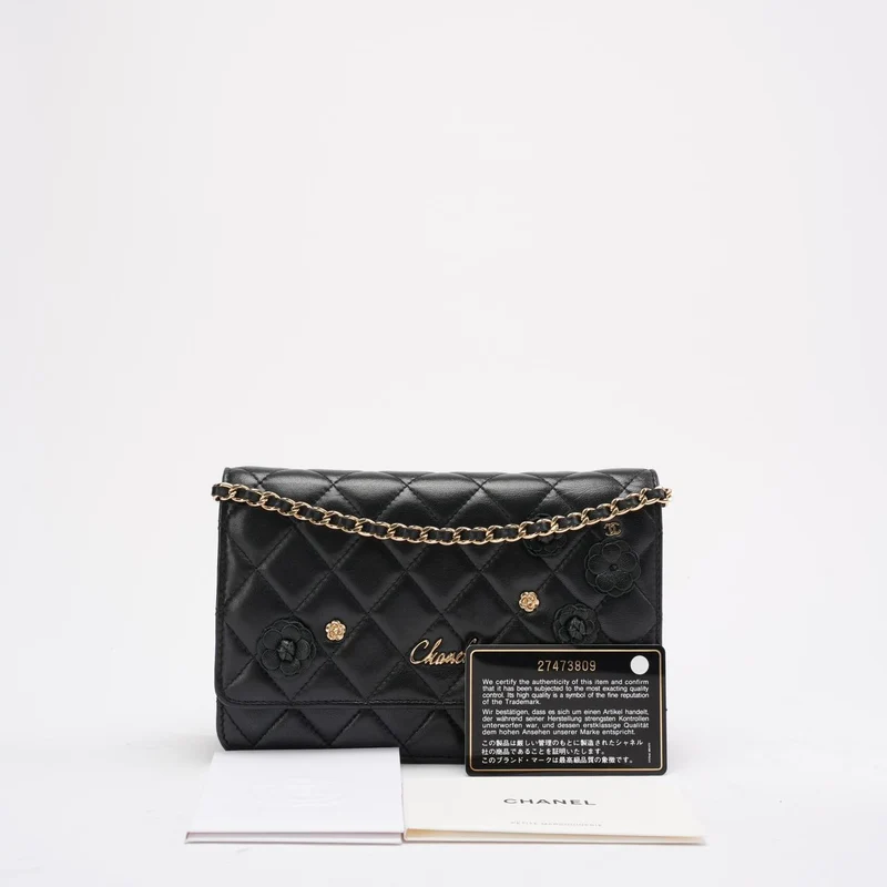 Chanel Wallet on Chain Schwarz mit Kamelienanhängern 2019