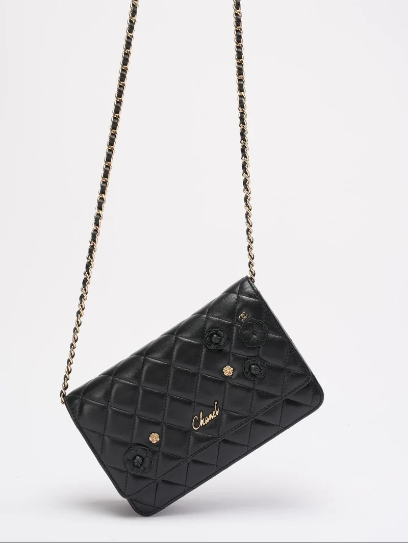 Chanel Wallet on Chain Schwarz mit Kamelienanhängern 2019