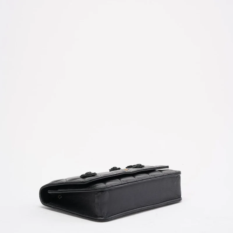 Chanel Wallet on Chain Schwarz mit Kamelienanhängern 2019