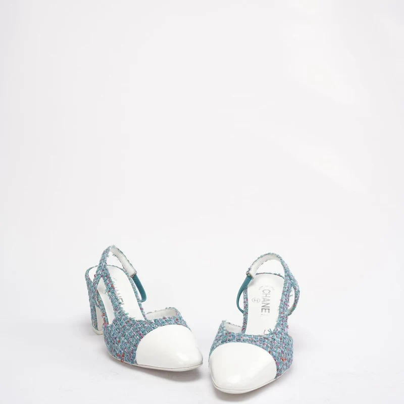 Chanel Pumps aus Tweed und Leder in Tiffanyblau mit CC-Logo, Größe 38.5