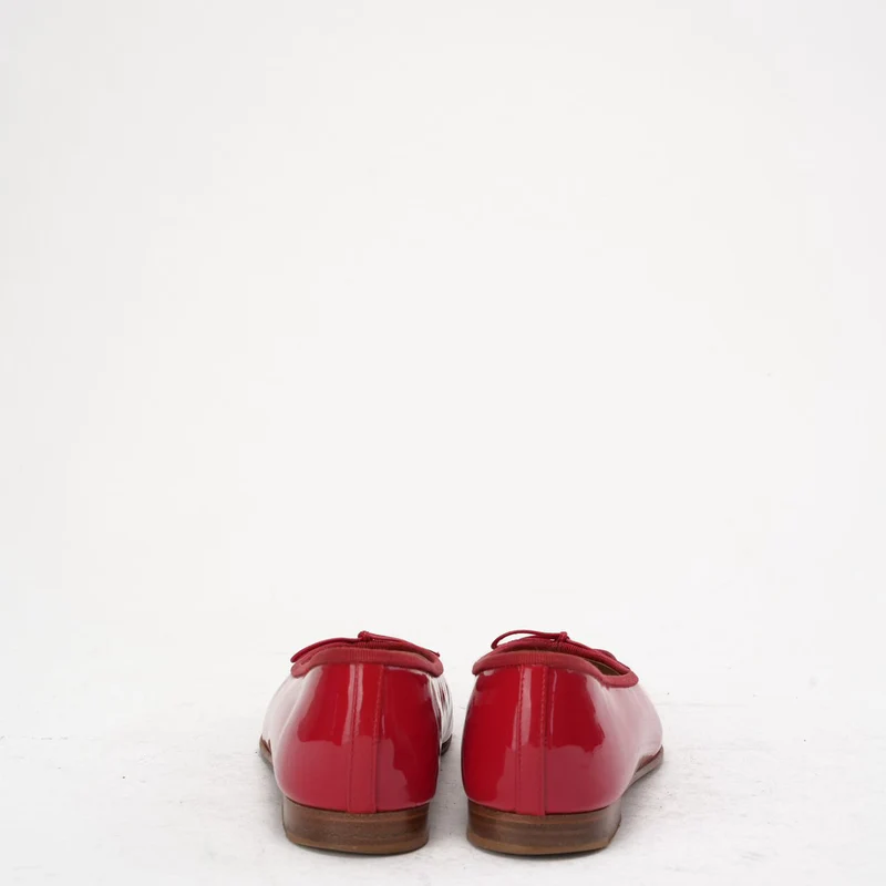 Chanel Ballerinas aus rotem Leder mit CC-Logo und Zehenkappe, Größe 38.5