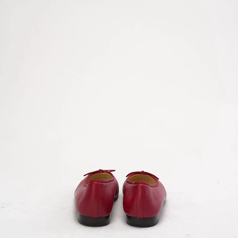 Chanel Ballerinas aus rotem/schwarzem Leder mit CC-Kappe, Größe 38.5