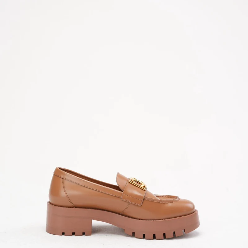 Chanel Loafer aus braunem Leder mit CC-Logo, Größe 38.5