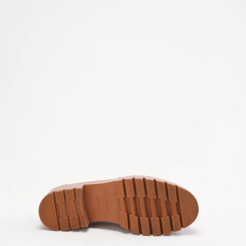 Chanel Loafer aus braunem Leder mit CC-Logo, Größe 38.5