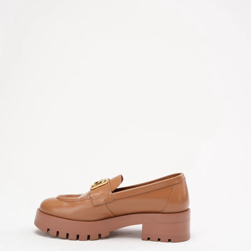 Chanel Loafer aus braunem Leder mit CC-Logo, Größe 38.5