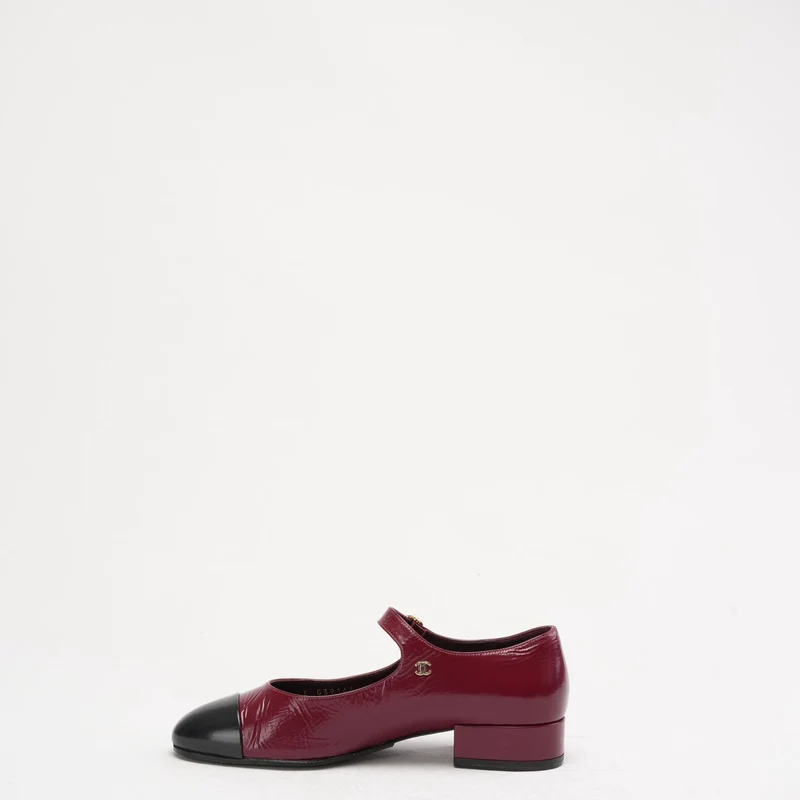 Chanel Mary Jane Pumps in Schwarz, Rot und Burgunderrot, Größe 38C