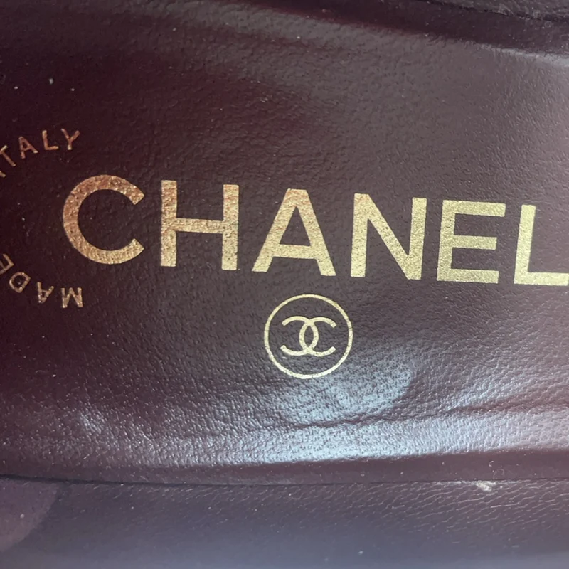 Chanel Mary Jane Pumps in Schwarz, Rot und Burgunderrot, Größe 38C