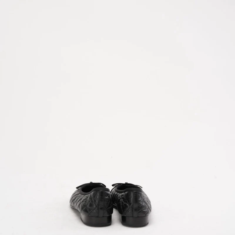 Chanel Ballerinas aus schwarzem, gestepptem Leder mit CC-Schleife, Größe 38