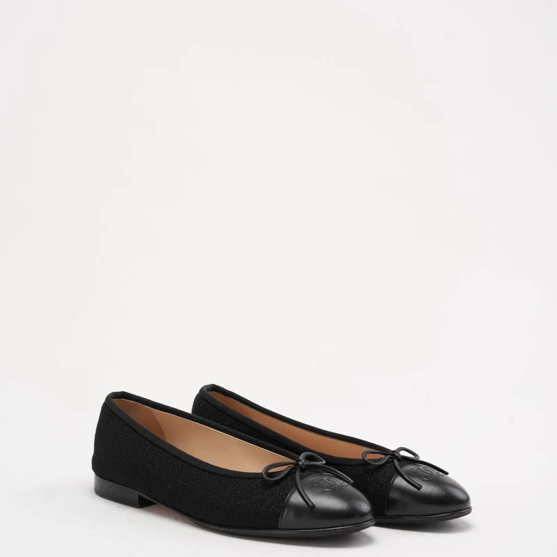 Chanel CC Ballerinas aus schwarzem Wildleder und Lackleder, Größe 38C