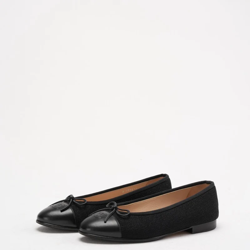 Chanel CC Ballerinas aus schwarzem Wildleder und Lackleder, Größe 38C