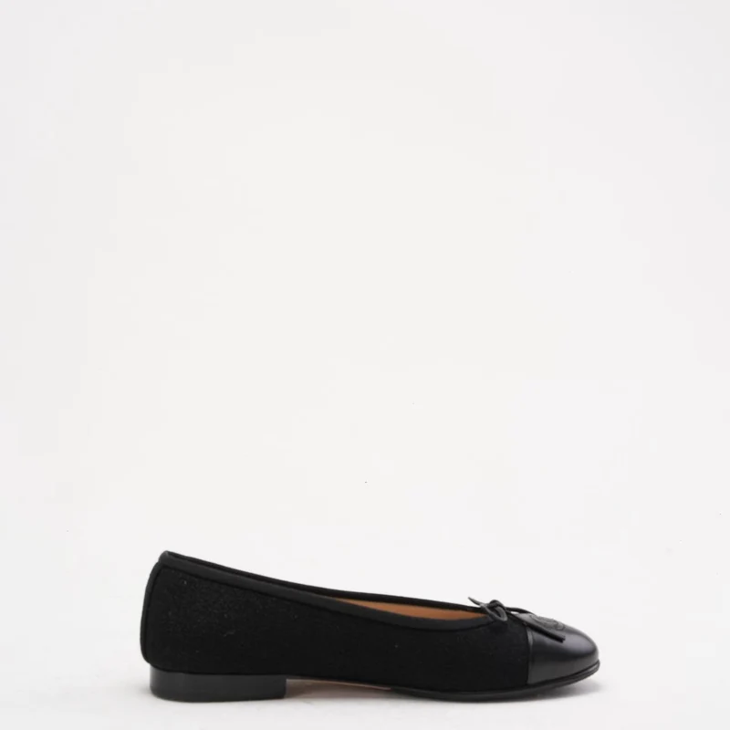 Chanel CC Ballerinas aus schwarzem Wildleder und Lackleder, Größe 38C