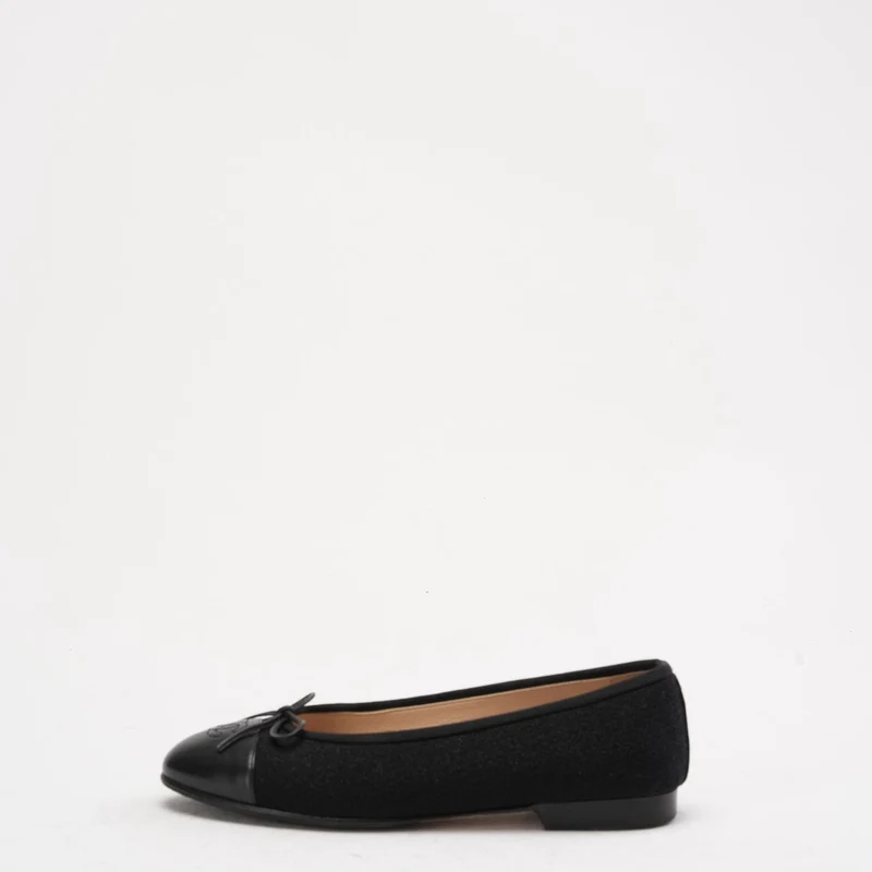 Chanel CC Ballerinas aus schwarzem Wildleder und Lackleder, Größe 38C