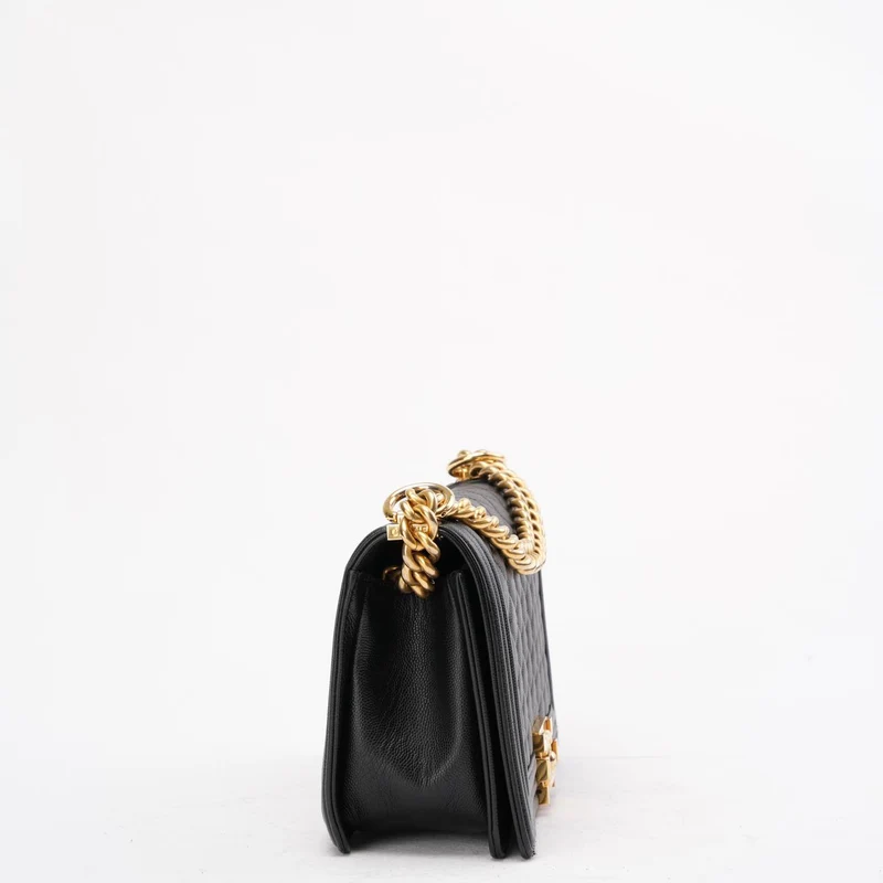 Chanel Boy Medium Schwarze Klapptasche Gestepptes Caviar-Leder 2019