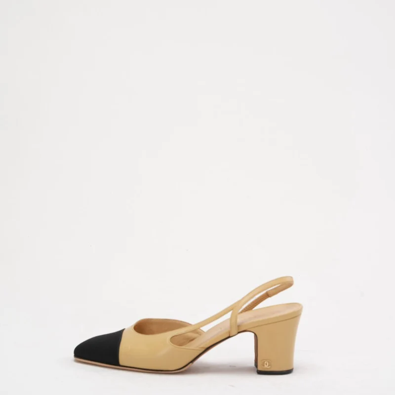 Chanel Slingback-Pumps mit Kappe, schwarz/beige, Größe 38C