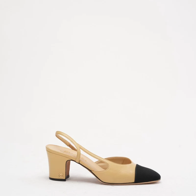 Chanel Slingback-Pumps mit Kappe, schwarz/beige, Größe 38C