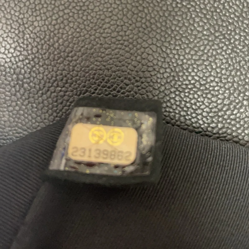 Chanel Boy Medium Schwarze Klapptasche Gestepptes Caviar-Leder 2017