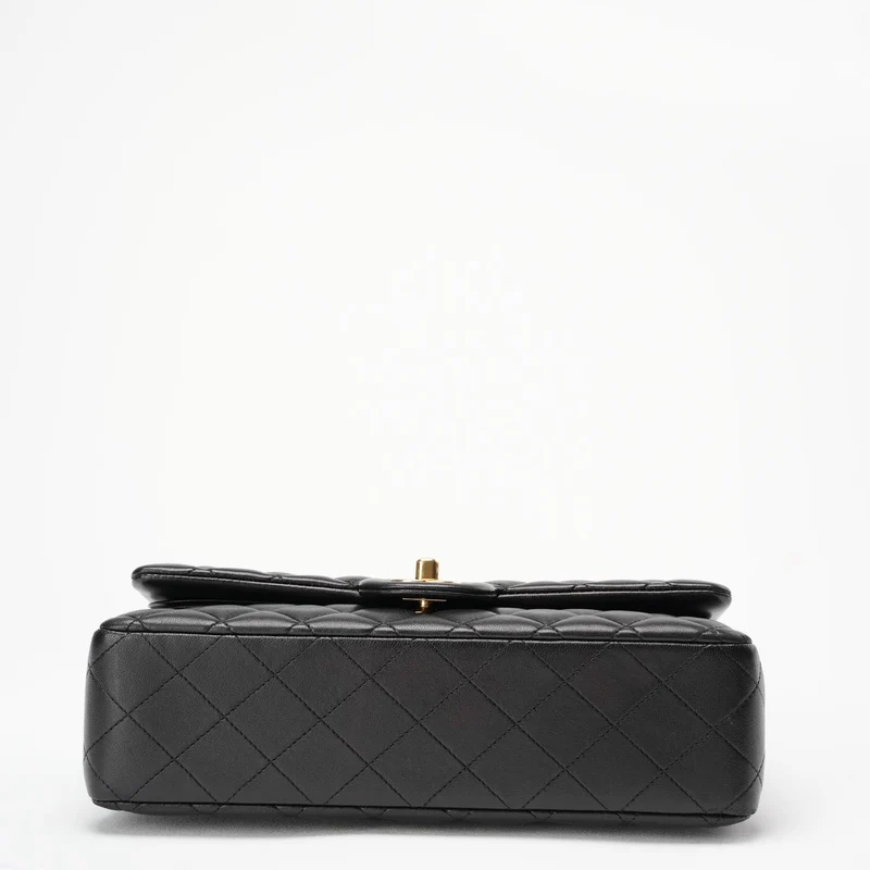 Chanel Schwarzes mittelgroßes Lammleder mit Doppelklappe 2014-2015