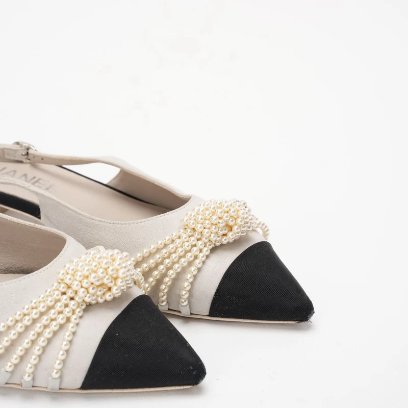 Chanel Satin Grosgrain Pearl Slingback Flats Weiß/Schwarz Größe 37C