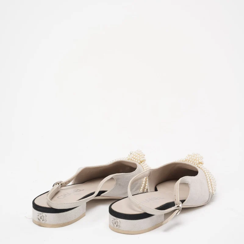 Chanel Satin Grosgrain Pearl Slingback Flats Weiß/Schwarz Größe 37C