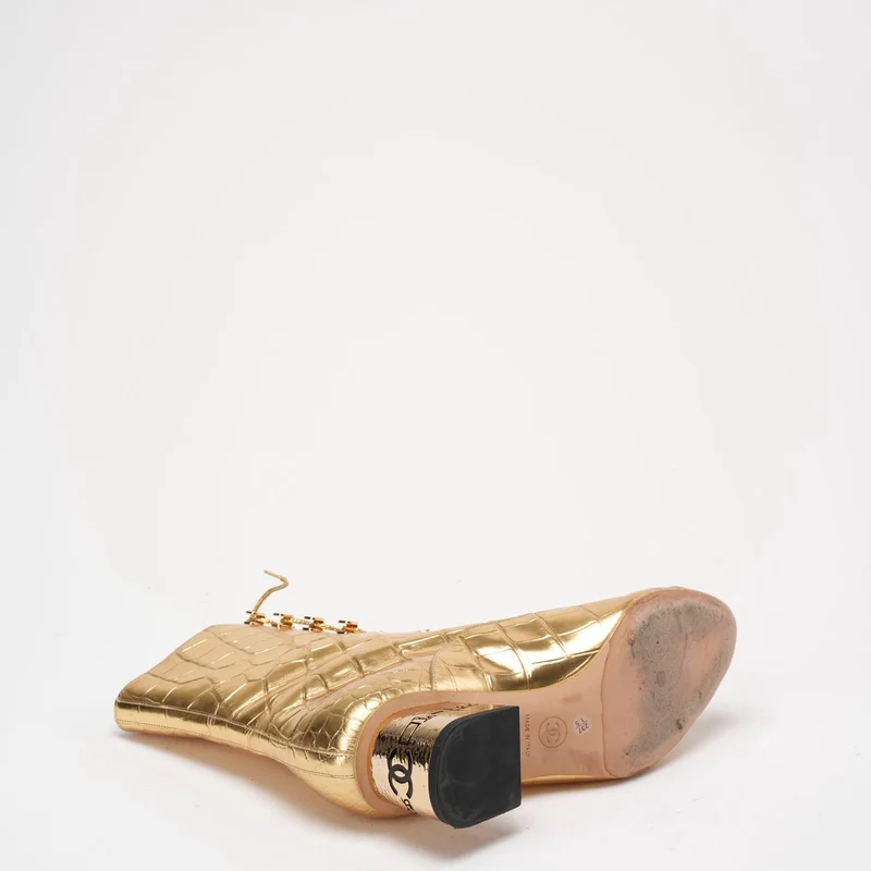 Chanel Leder-Stiefeletten in Gold 37.5
