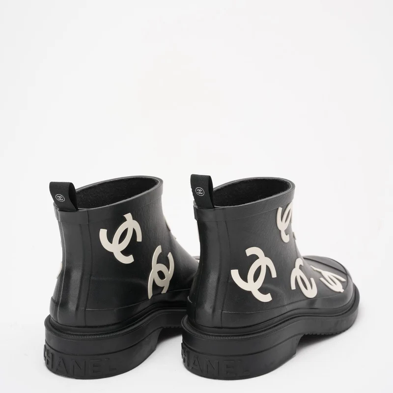 Chanel Schwarz / Weiß CC Kautschuk Regenstiefel Gummi 39