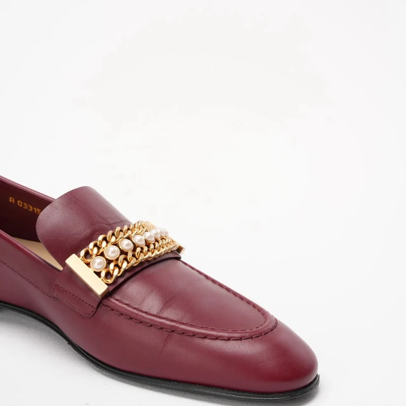 Chanel Burgunderrote Loafer mit ineinandergreifendem CC-Logo, Größe 37