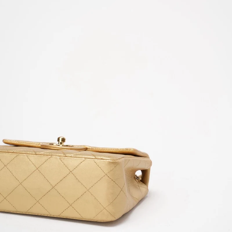 Chanel Goldene Vintage Mini-Flap-Quadrat-Tasche 2000er