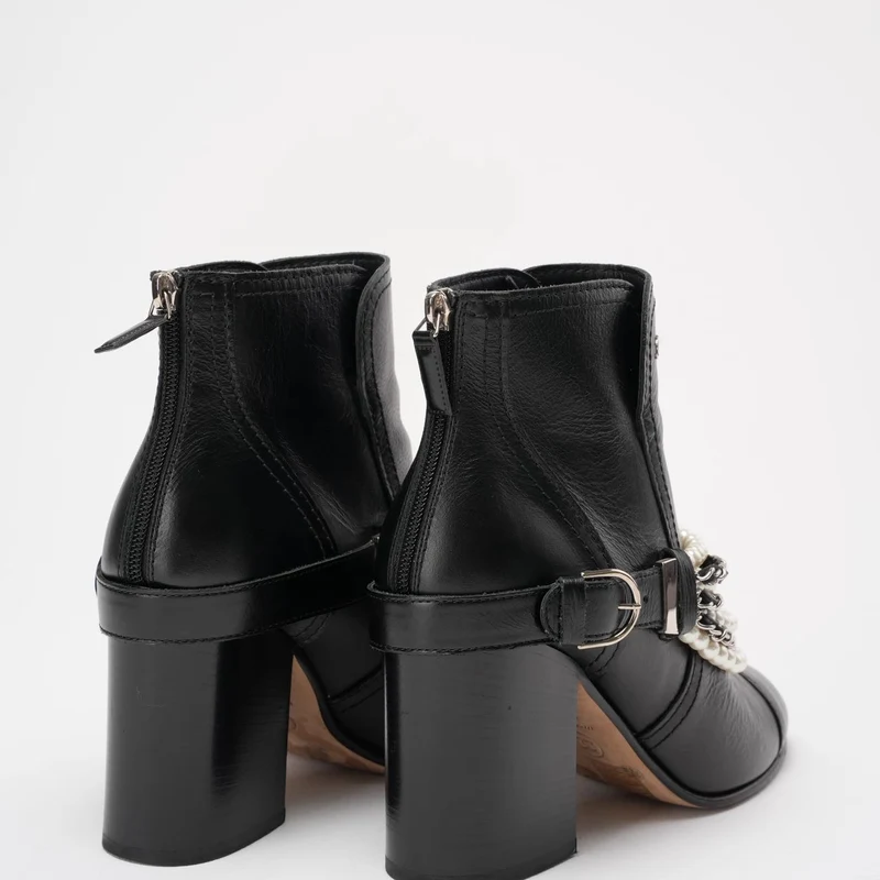 Chanel Schwarze Perlenkette CC Kurze Stiefeletten 39.5